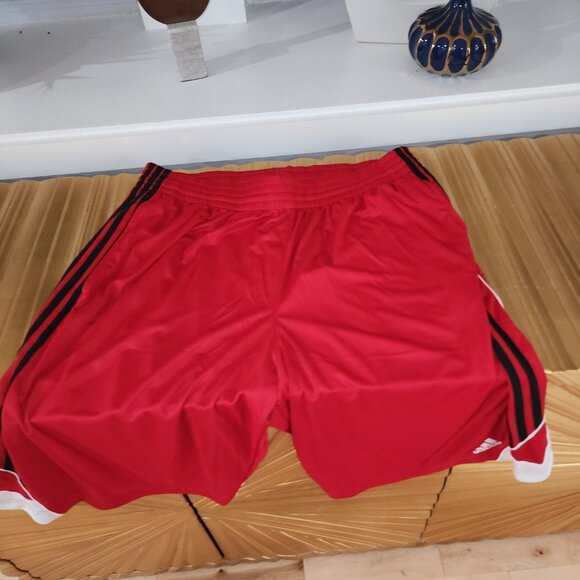 NWT - MENS - ADISAS Basketball Shorts - XL - Picture 2 of 5